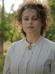 Helena Bonham Carter nel ruolo della madre di Enola