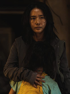  Lee Jung-hyun as Min-jung in Peninsula.