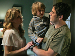 Samantha Smith and Jeffrey Dean Morgan as Mary and John Winchester in the first season of Supernatural