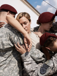 Chloë Sevigny nel ruolo di Sarah Wilson in We Are Who WeAre
