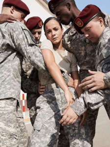 Alice Braga nel ruolo di Maggie Teixeira in We Are Who We Are