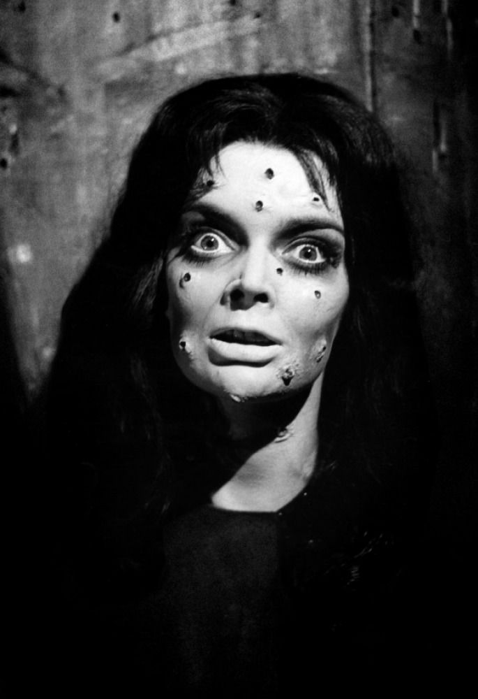 Barbara Steele in La maschera del demonio (1960)