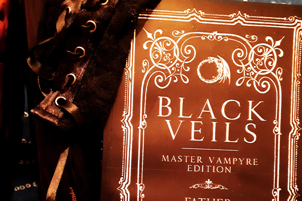 Black Veils –  “Il testo sacro delle comunità vampiro”