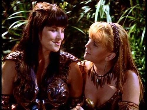 Lucy Lawless and Renée O'Connor in Xena: Principessa guerriera (1995)