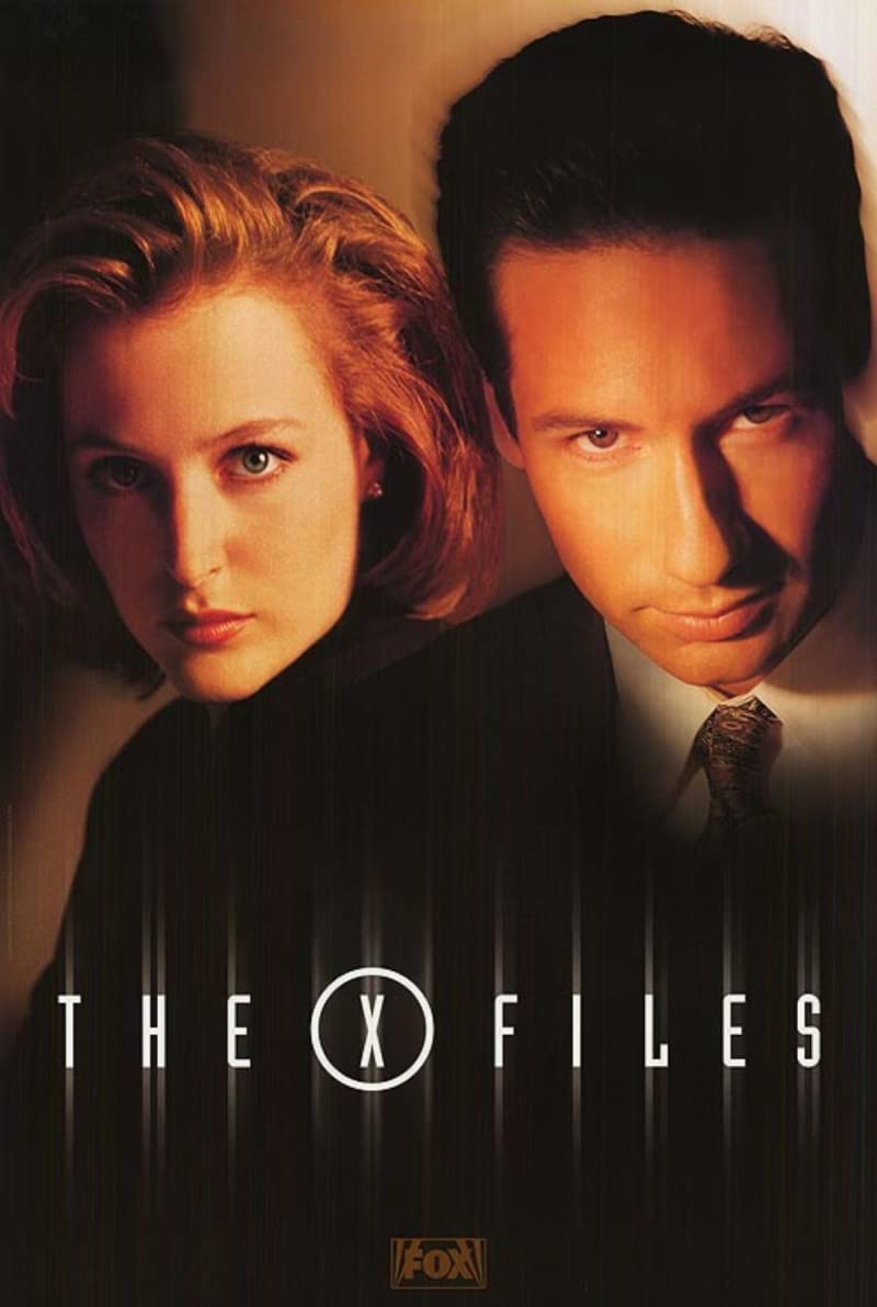 Gillian Anderson and David Duchovny in X-Files (1993)