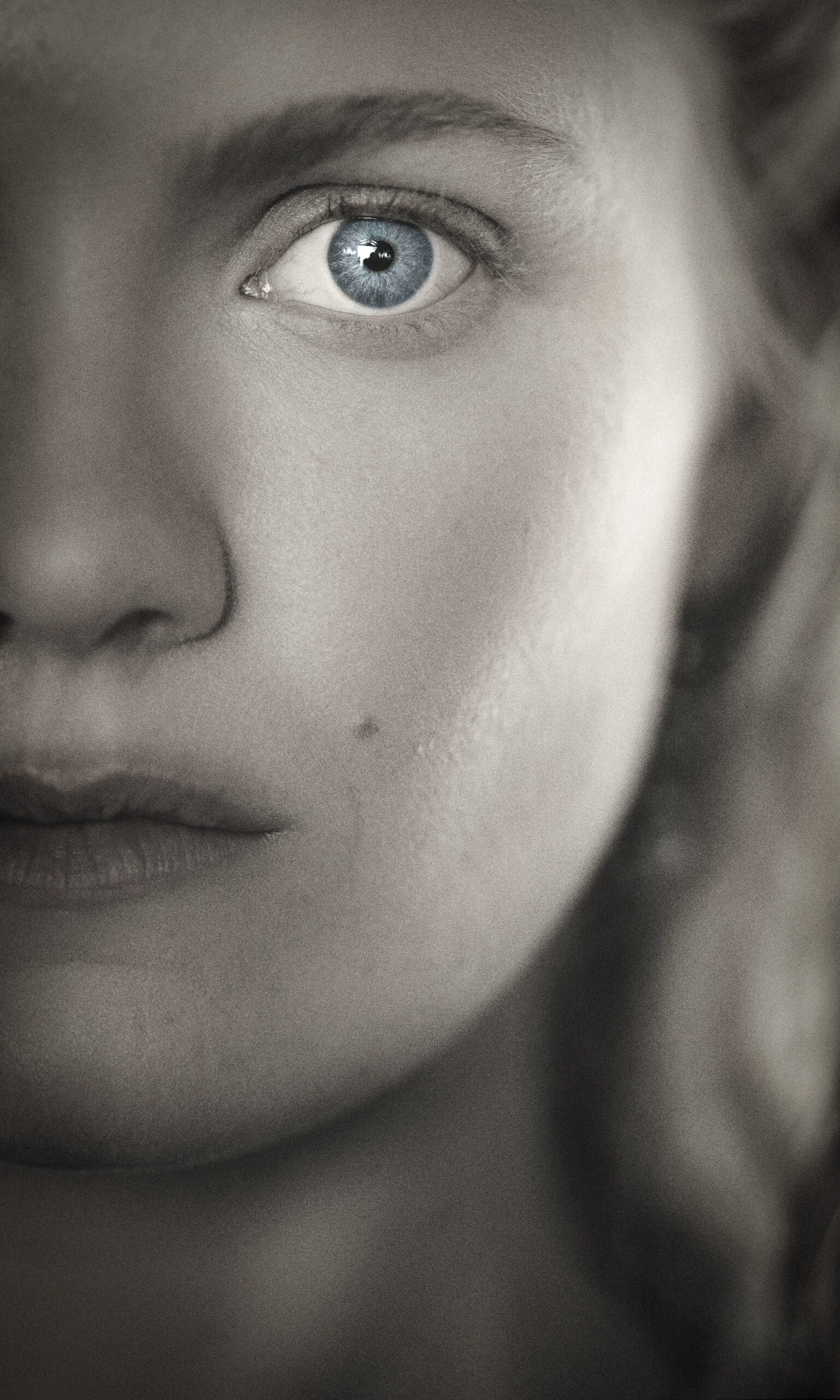 The Pale Blue Eye. Hadley Robinson as Mattie in The Pale Blue Eye. Cr. Scott Garfield/Netflix © 2022