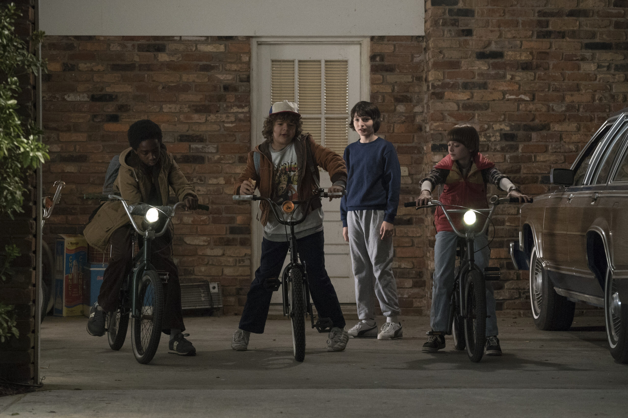 Stranger Things - Noah Schnapp, Finn Wolfhard, Gaten Matarazzo, Caleb McLaughlin