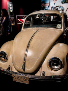Automobile di Theodore Bundy in esposizione presso “Serial Killer Exhibition” Milano 2023