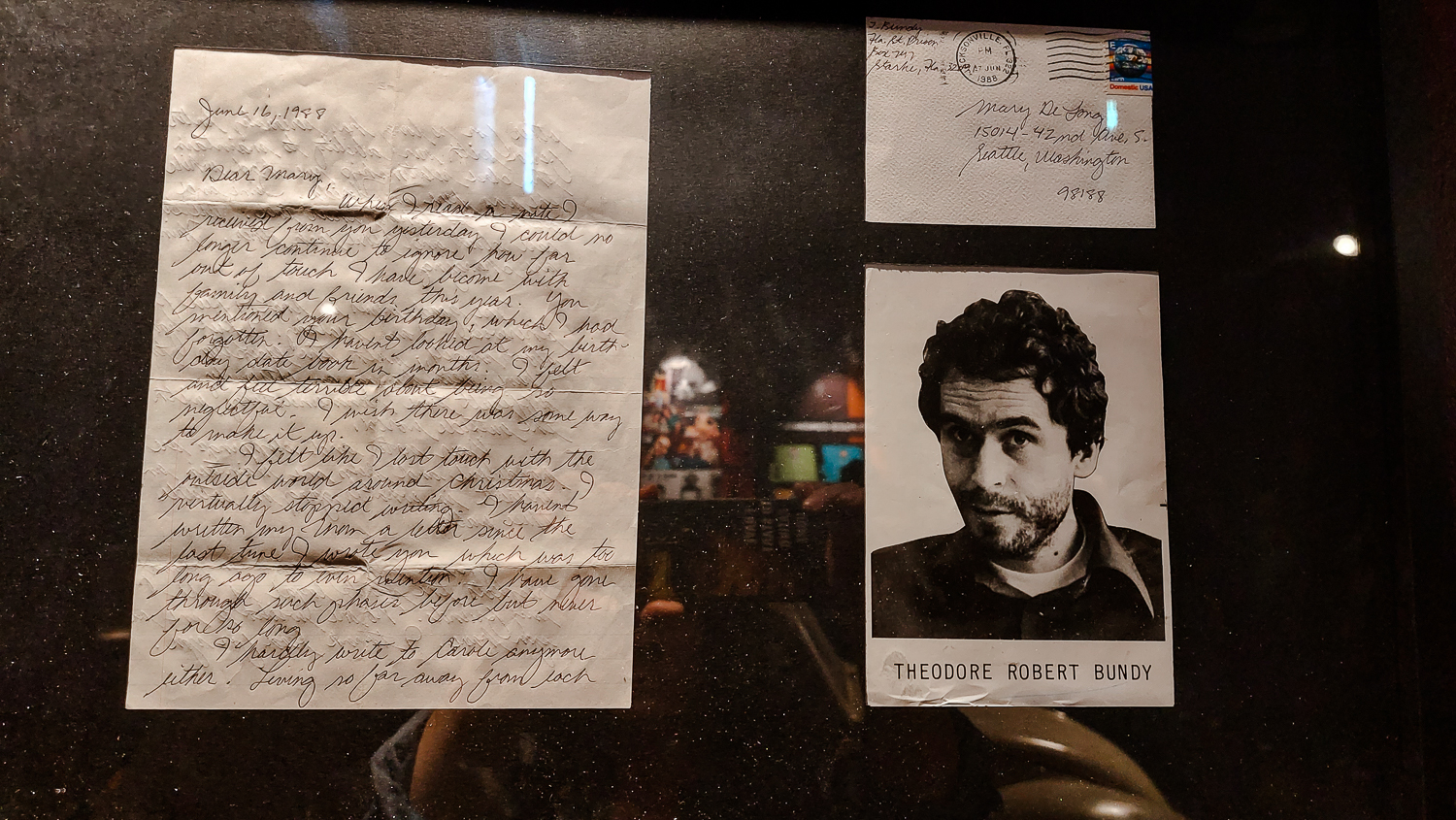 Lettera scritta da Theodore Bundy in esposizione presso “Serial Killer Exhibition” Milano 2023