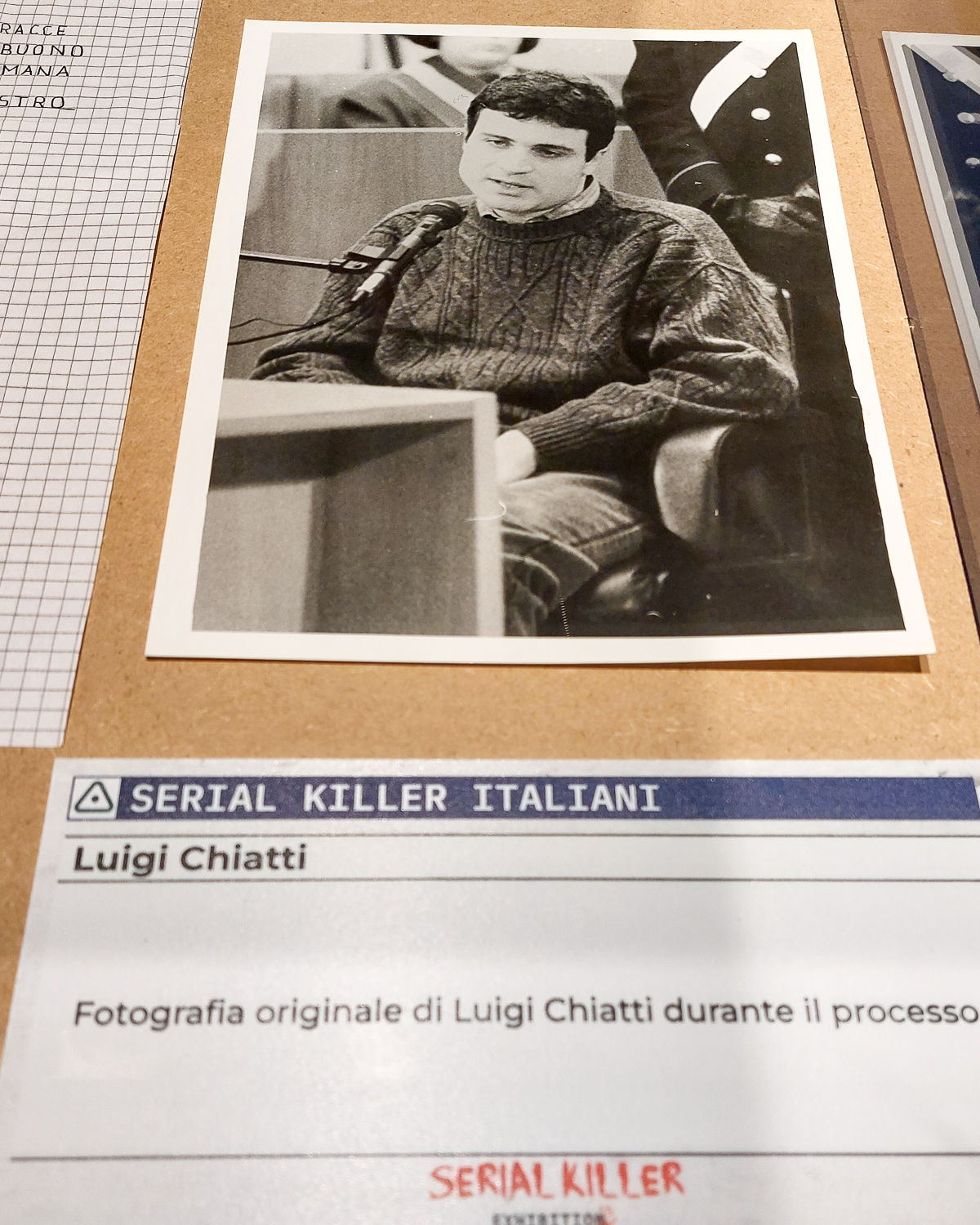 fotografia originale di Luigi chiatti durante il processo presso “Serial Killer Exhibition” Milano 2023