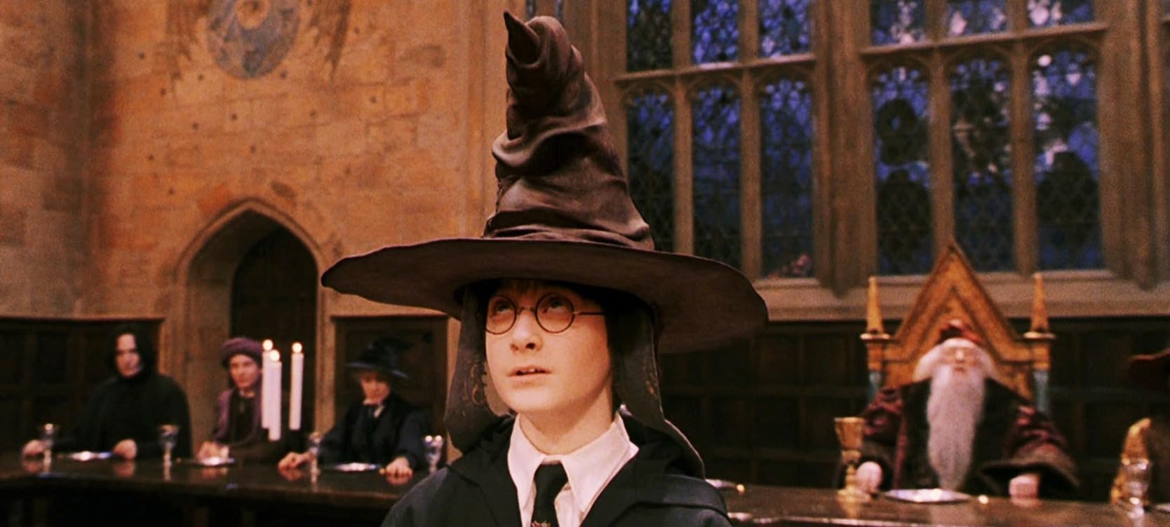 Alan Rickman, Richard Harris, Ian Hart, Daniel Radcliffe, and Zoë Wanamaker in Harry Potter e la pietra filosofale (2001)