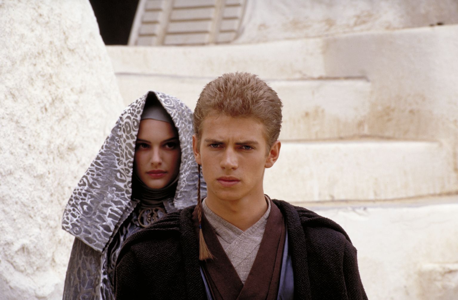 Natalie Portman and Hayden Christensen in Star Wars: Episodio II - L'attacco dei cloni (2002)