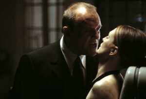 Anthony Hopkins and Julianne Moore in Hannibal (2001)